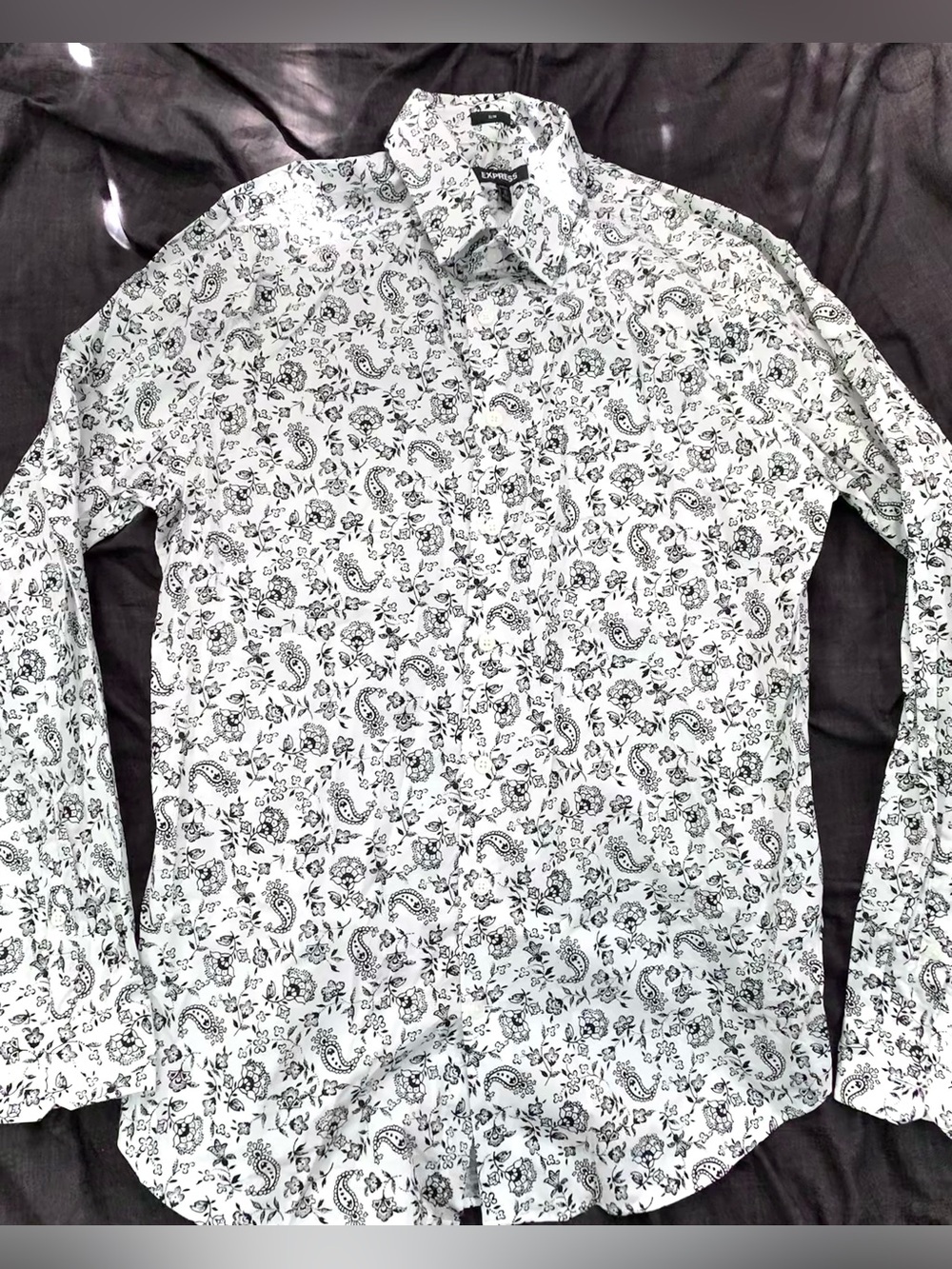 Express Button Up Long Sleeve Shirt Slim Fit Mens size Medium Paisley Pattern